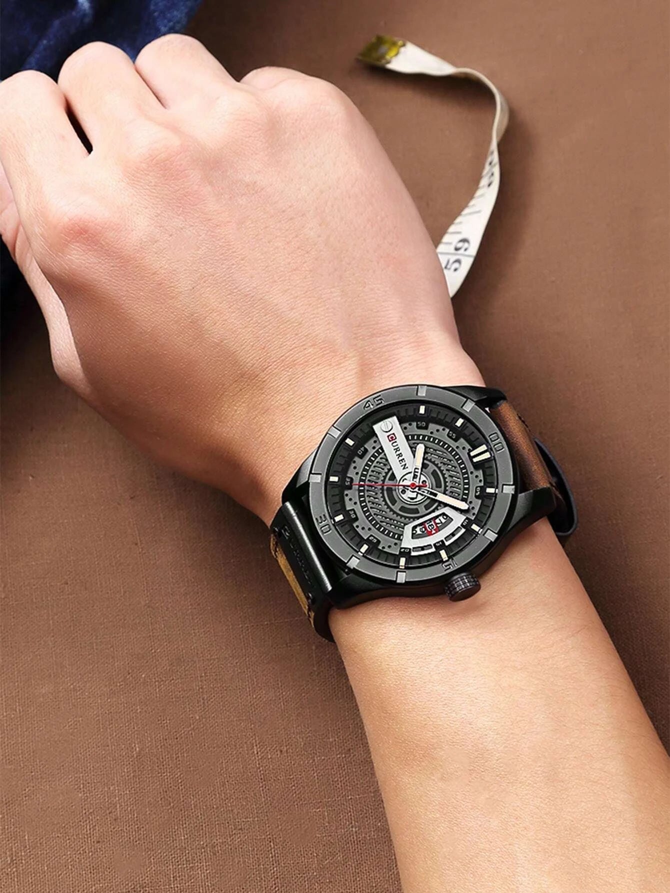 RELOJ CURREN