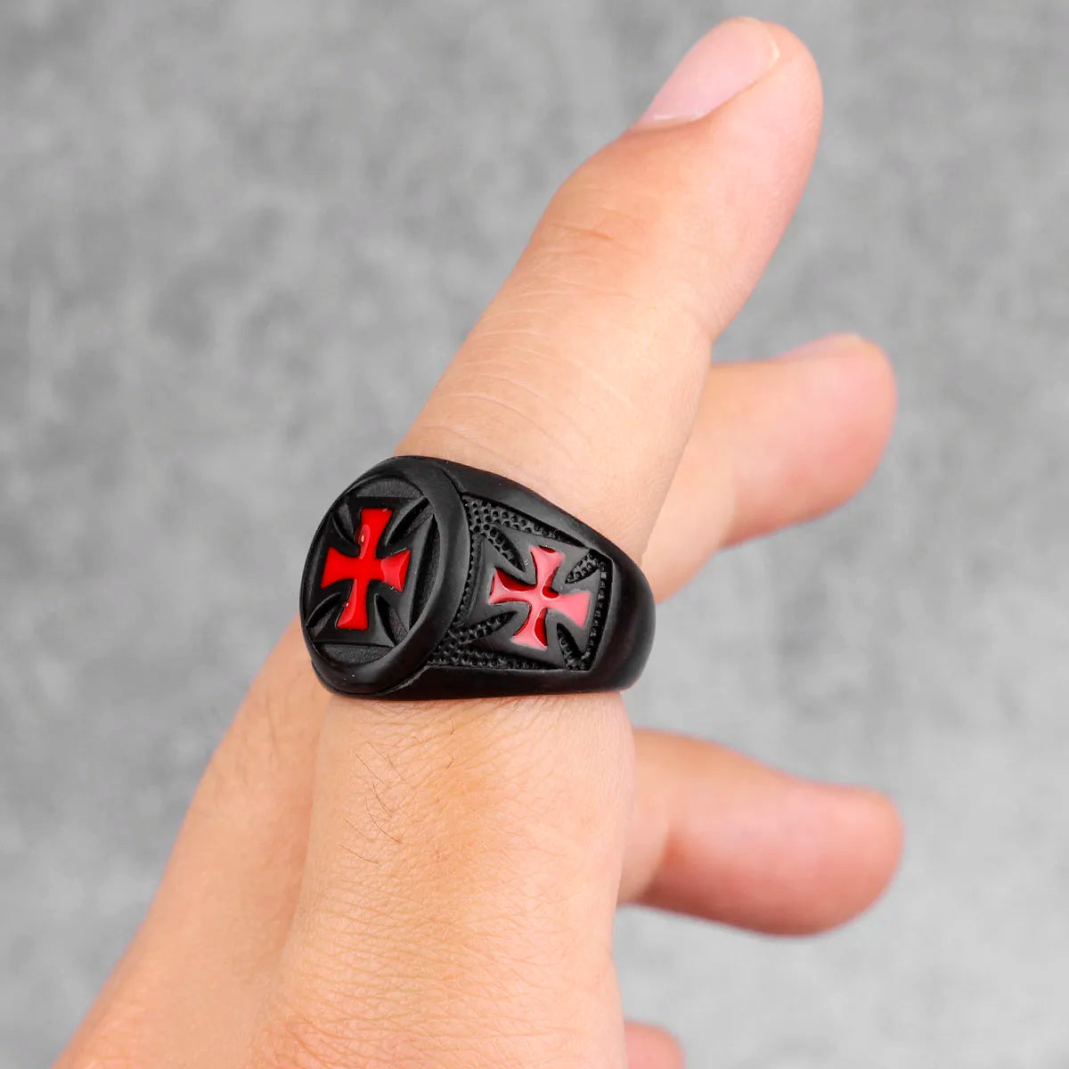 ANILLO NEGRO CRUZ ROJA TEMPLARIA