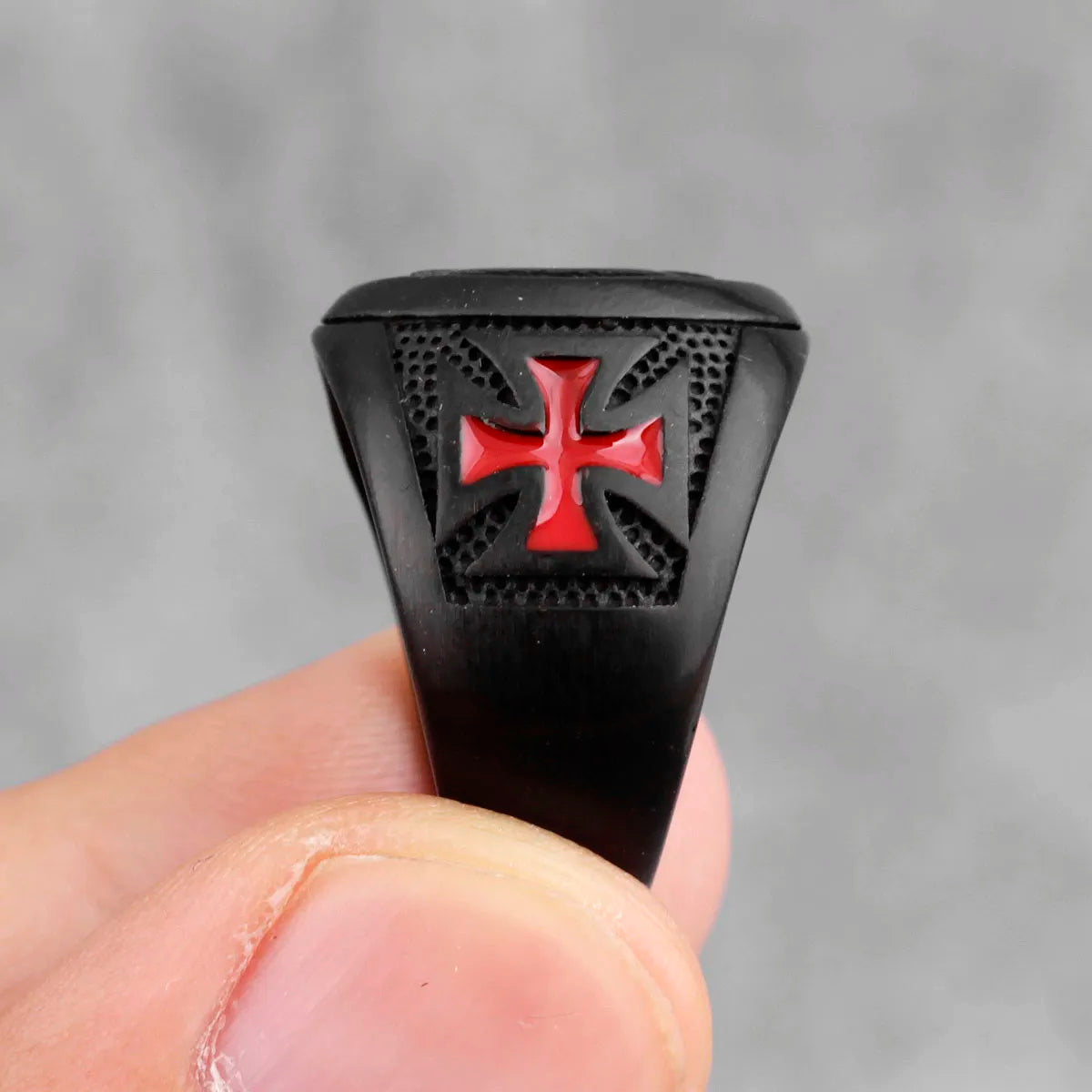 ANILLO NEGRO CRUZ ROJA TEMPLARIA