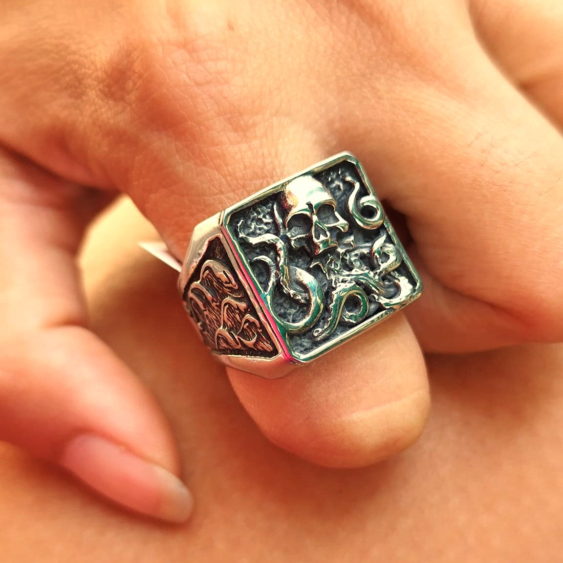 ANILLO CALAVERA