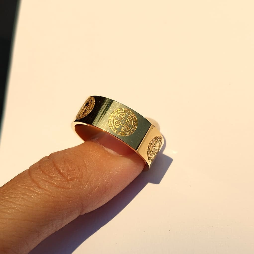 ANILLO SAN BENITO DORADO