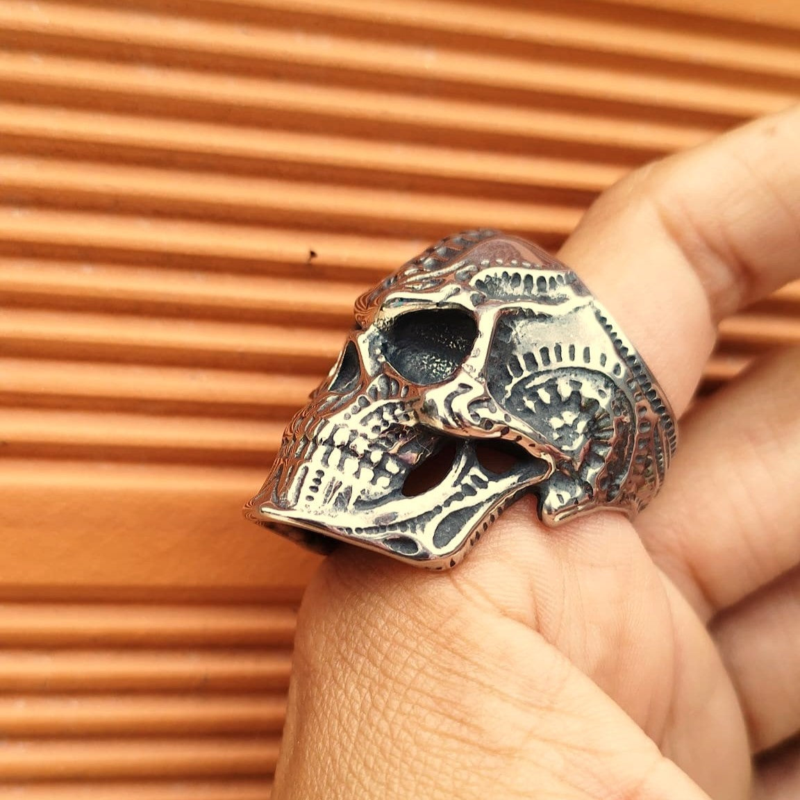 ANILLO CALAVERA