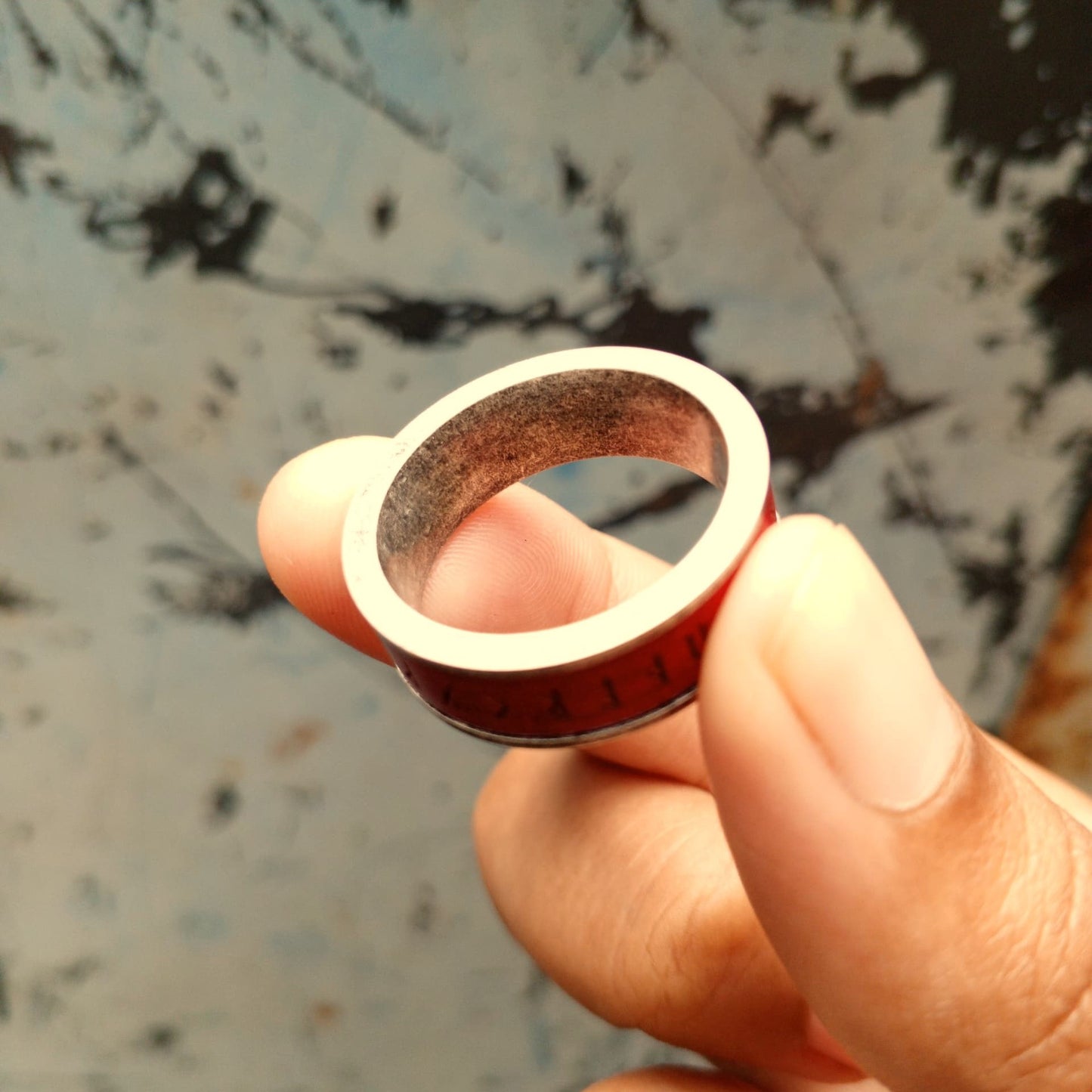 ANILLO LISO ROJO VIKINGO (ANTIESTRES)