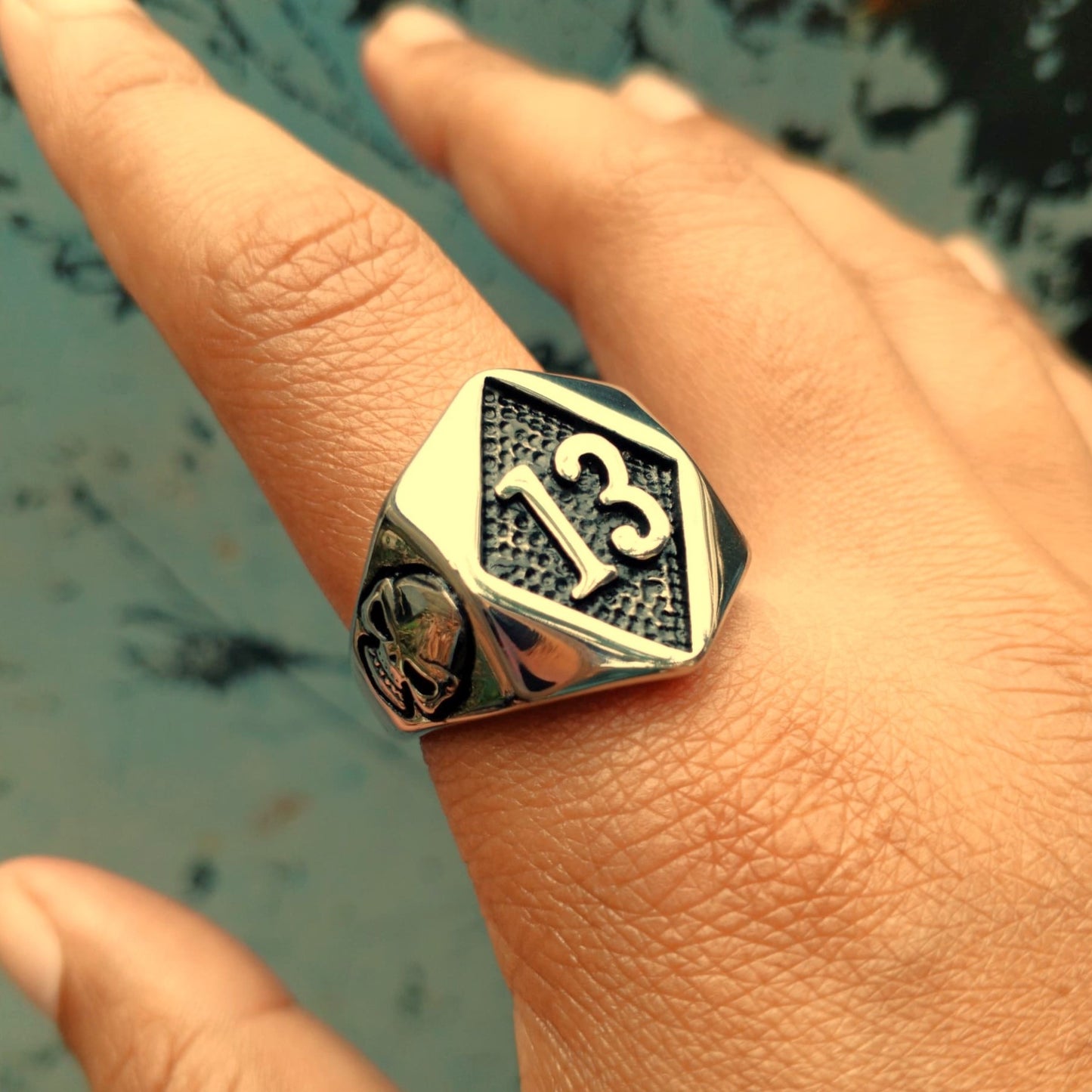 ANILLO PLATEADO NUMERO 13