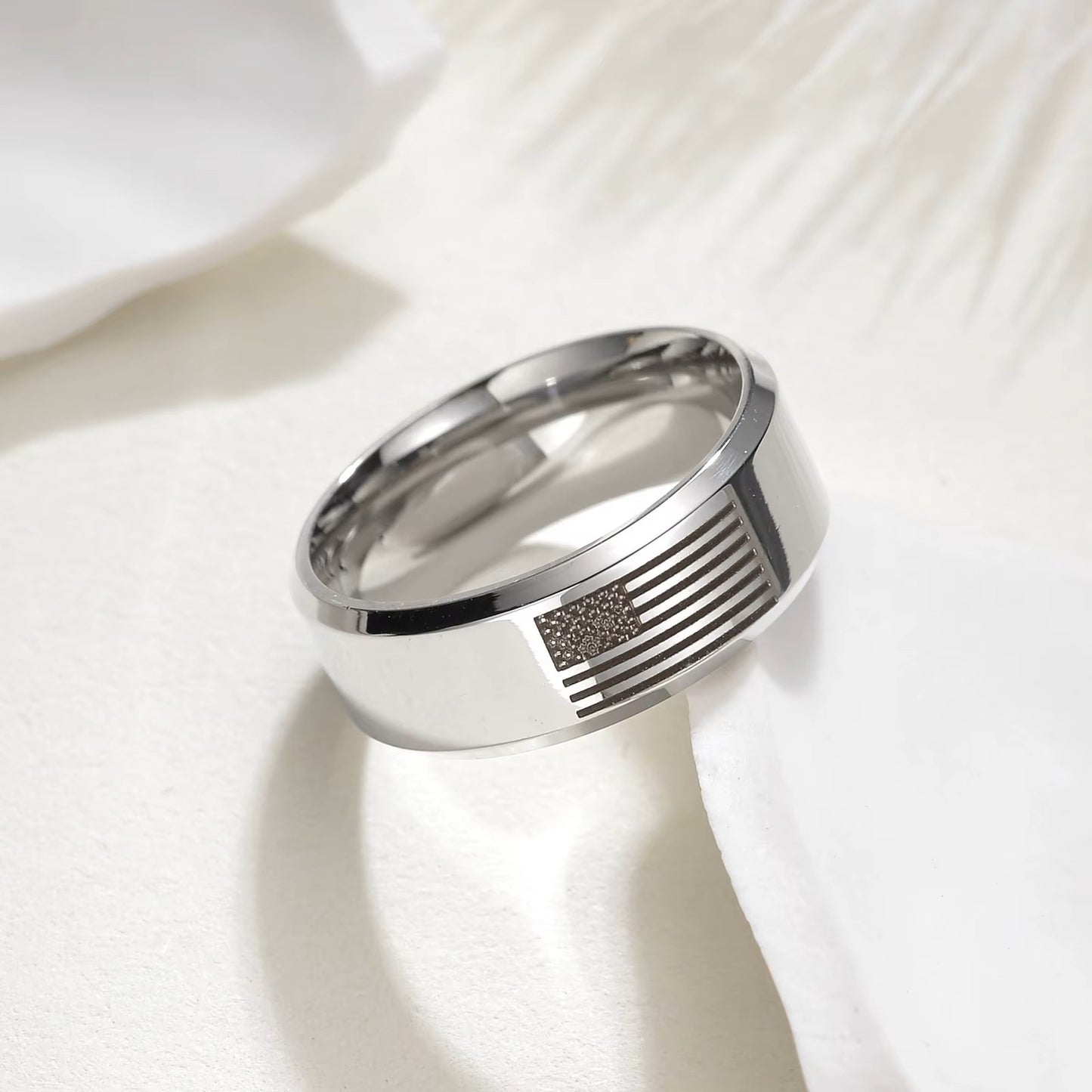 ANILLO LISO CON BANDERA