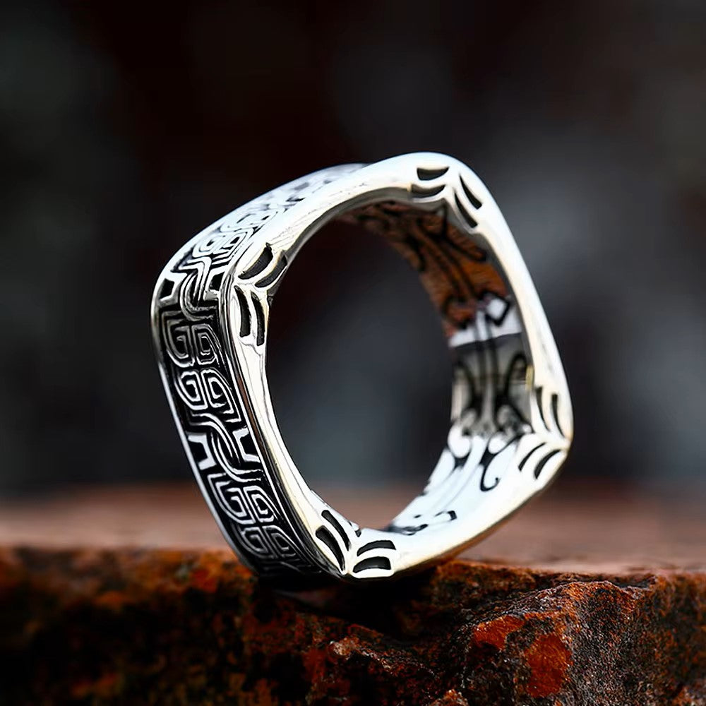 ANILLO LISO CUADRADO VIKINGO