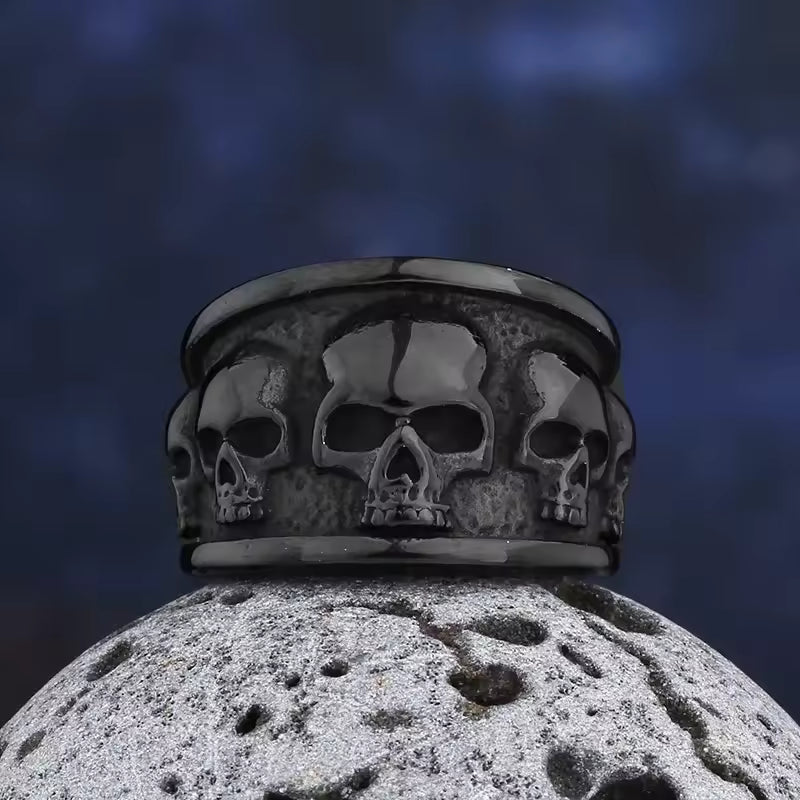 ANILLO CON CALAVERAS