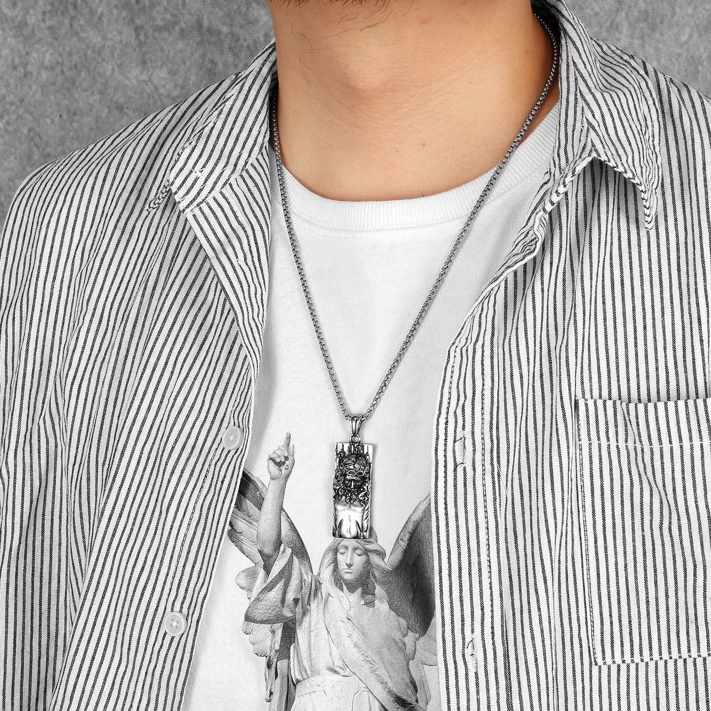 COLLAR RECTANGULAR CON JESUS