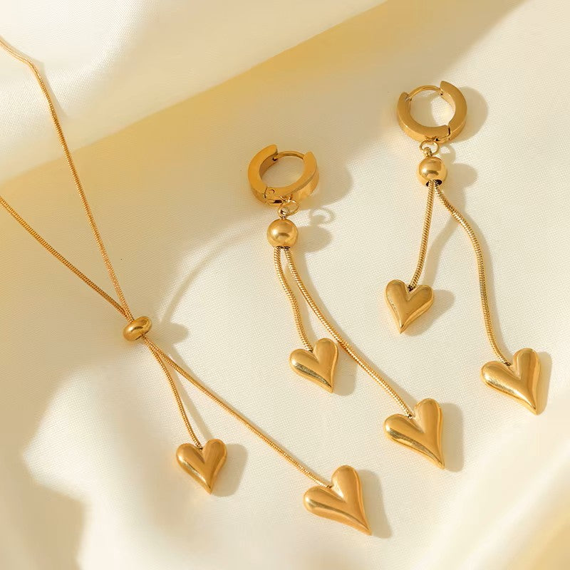 SET COLLAR Y SARCILLOS CORAZONES