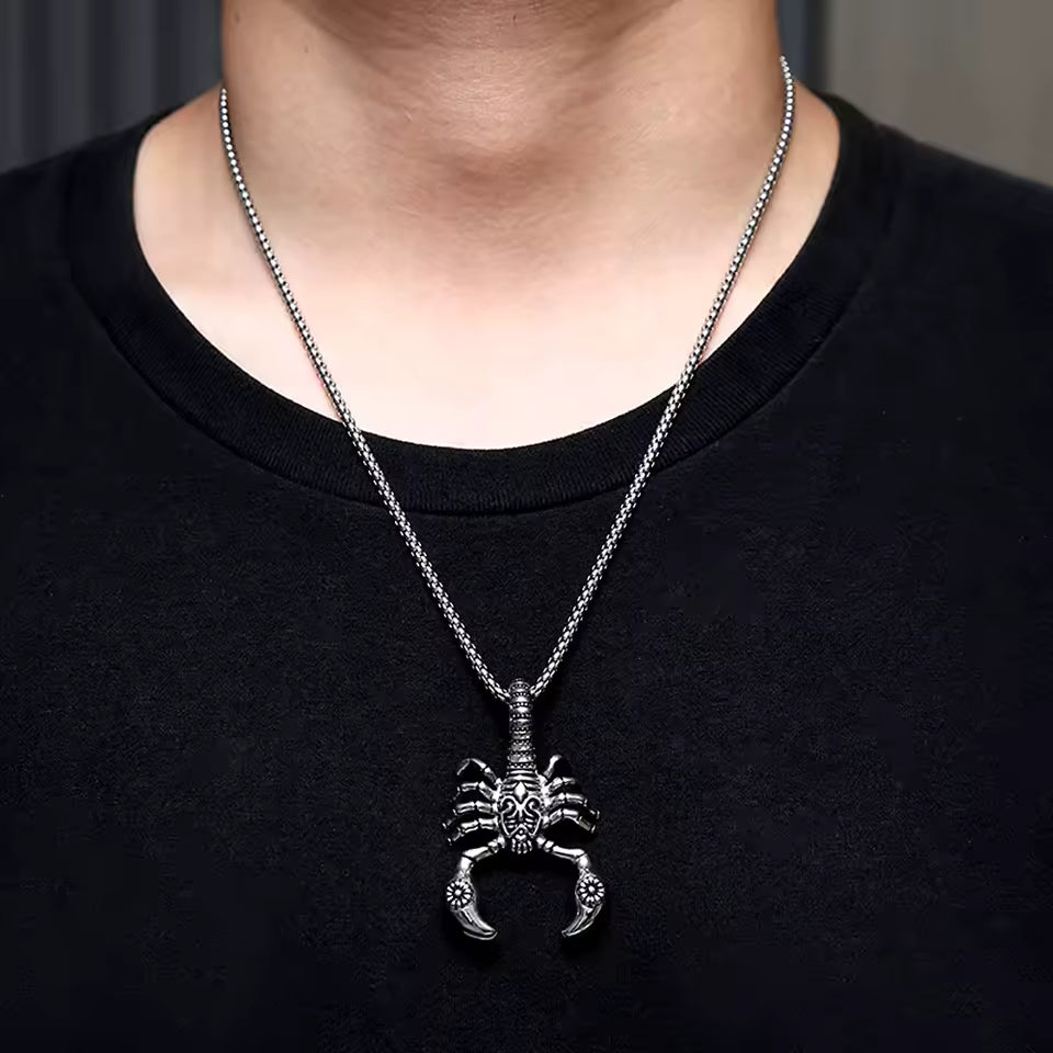 COLLAR ESCORPION