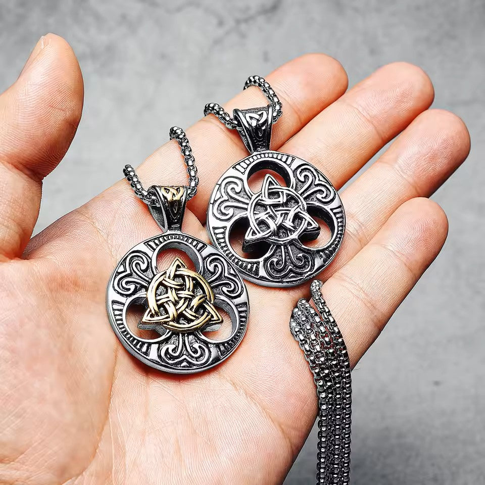 COLLAR TRIQUETA