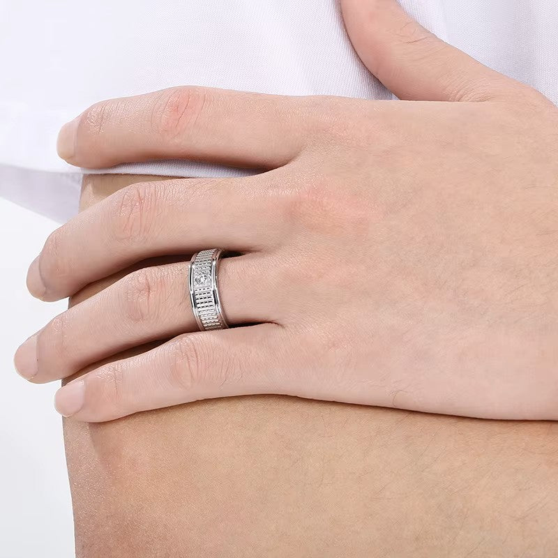 ANILLO LISO CON DIAMANTE