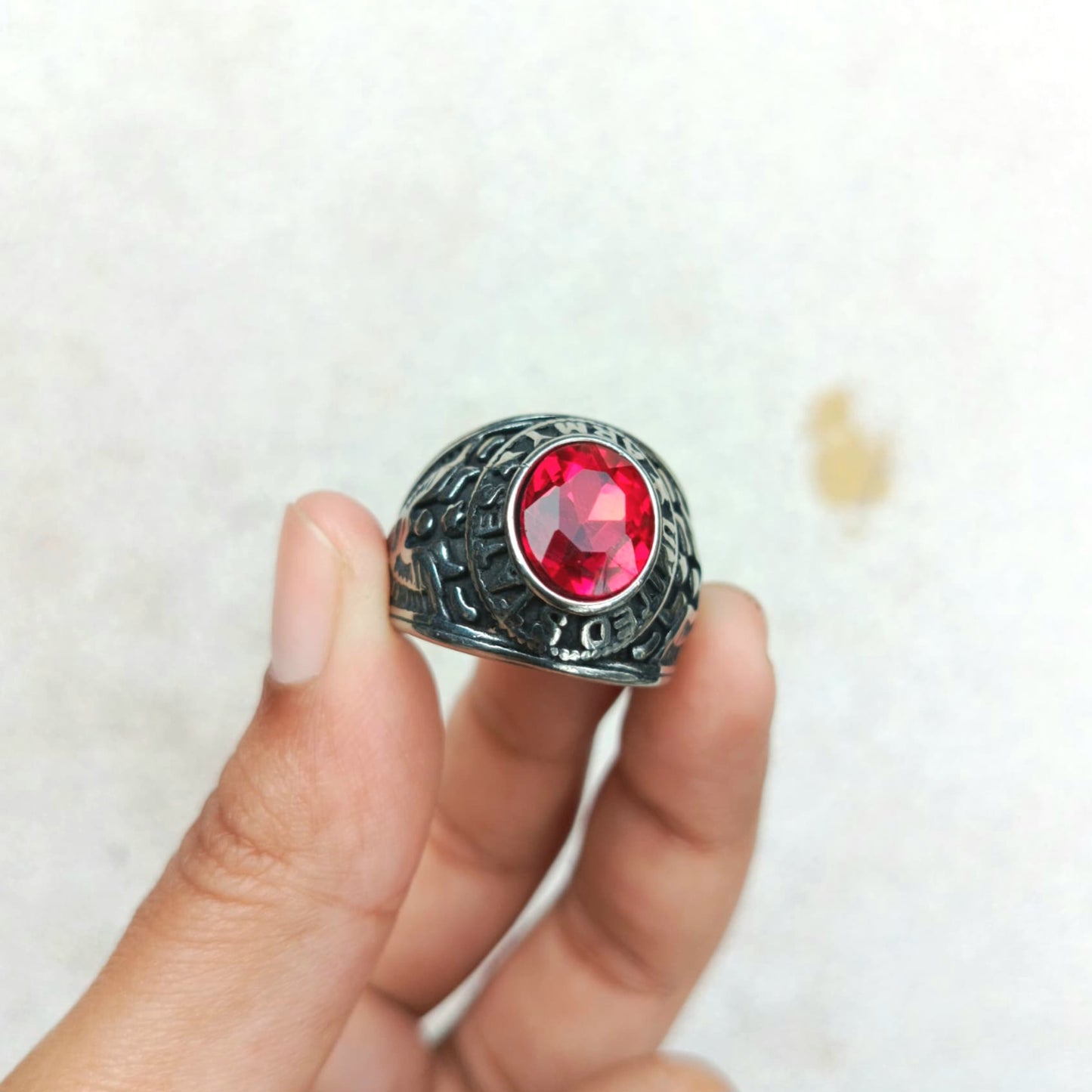 ANILLO ARMY PLATEADO PIEDRA ROJA