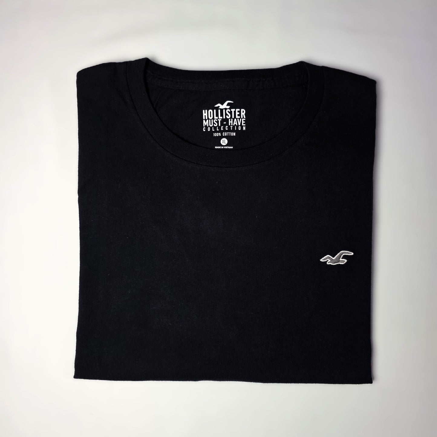 FRANELA NEGRA CON LOGO GRIS