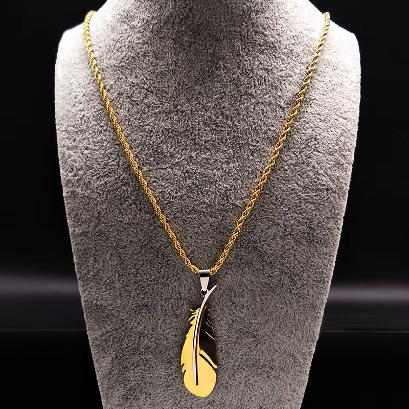 COLLAR PLUMA