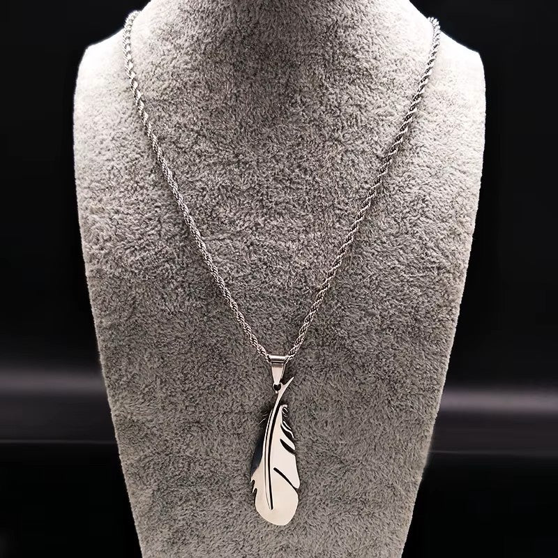 COLLAR PLUMA