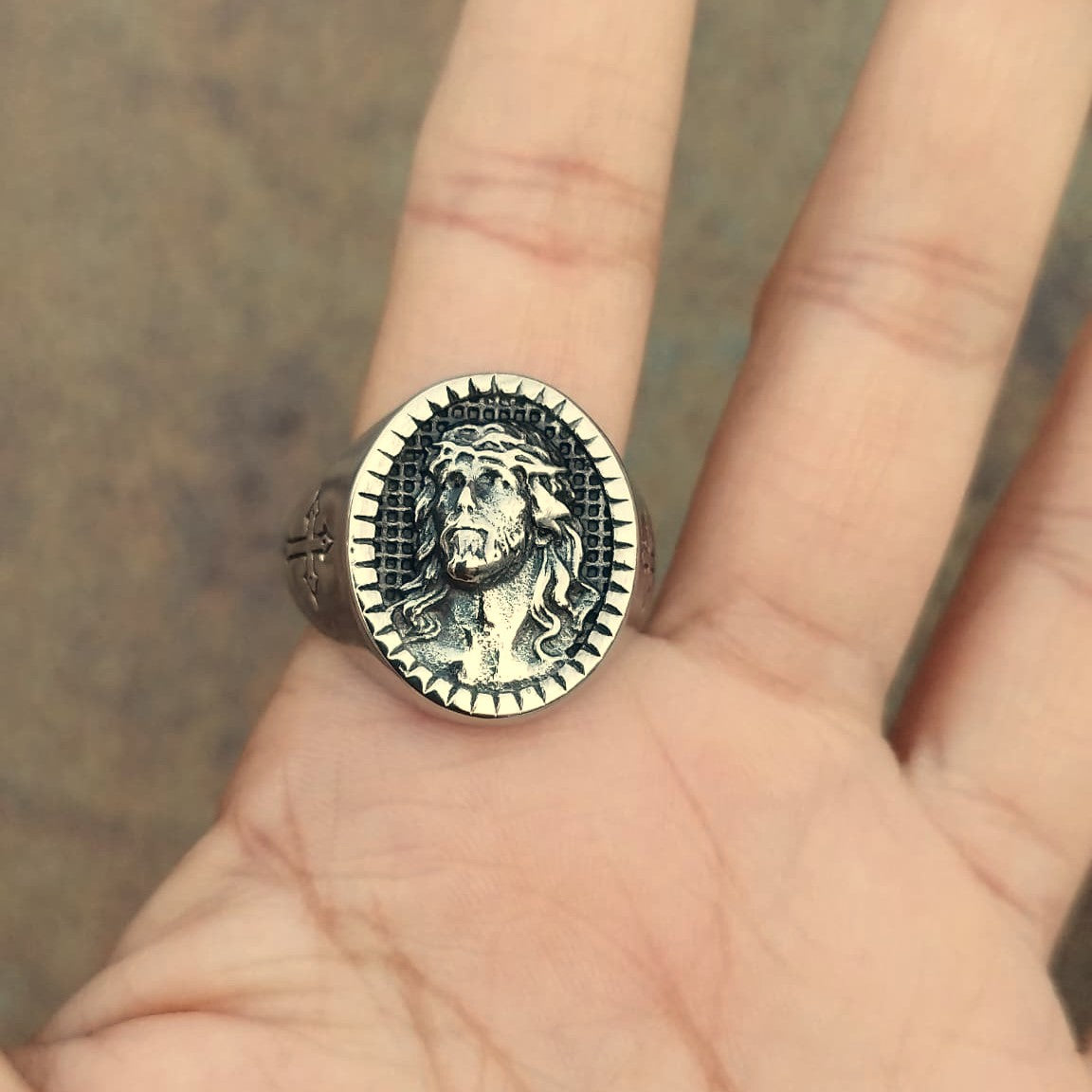 ANILLO JESUS