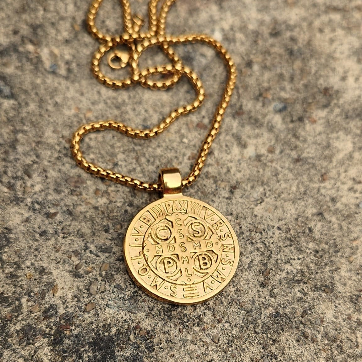 COLLAR SAN BENITO DORADO REVERSIBLE