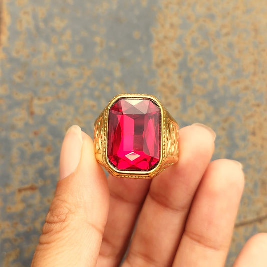 ANILLO VINTAGE DORADO PIEDRA ROJA