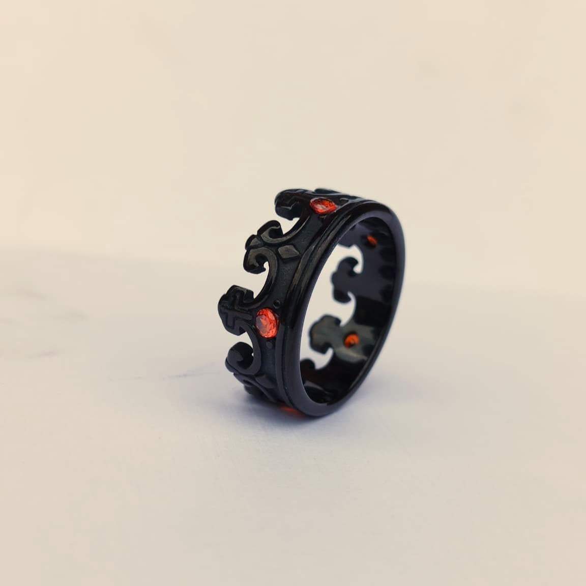 ANILLO CORONA NEGRA