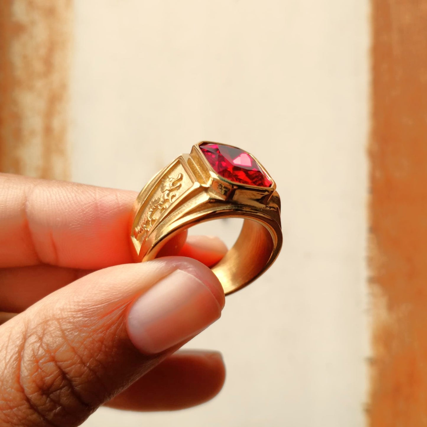 ANILLO DRAGON PIEDRA ROJA