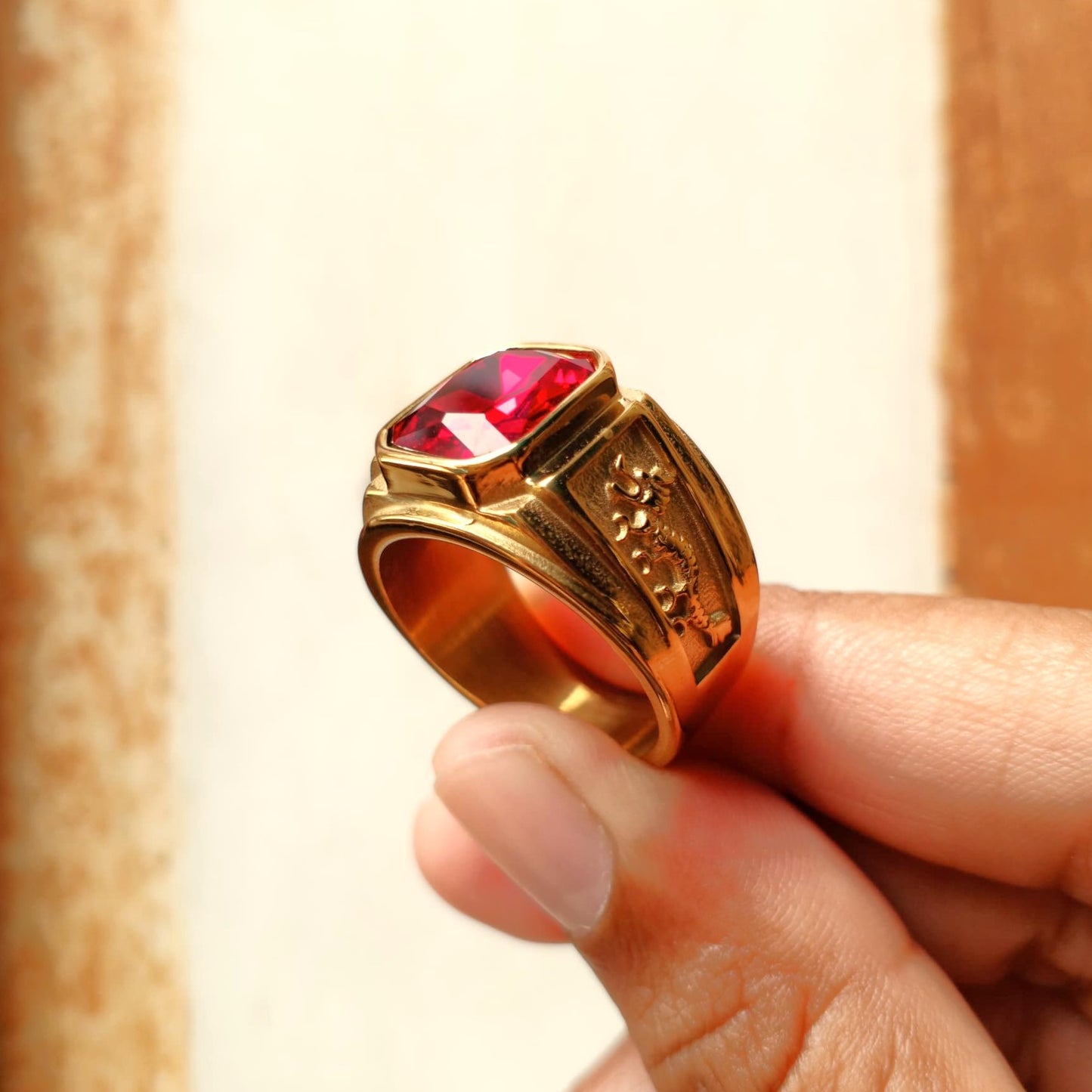 ANILLO DRAGON PIEDRA ROJA
