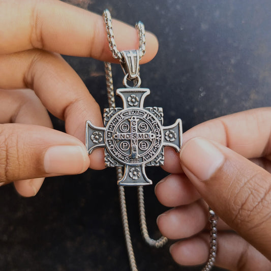 COLLAR CRUZ DE SAN BENITO
