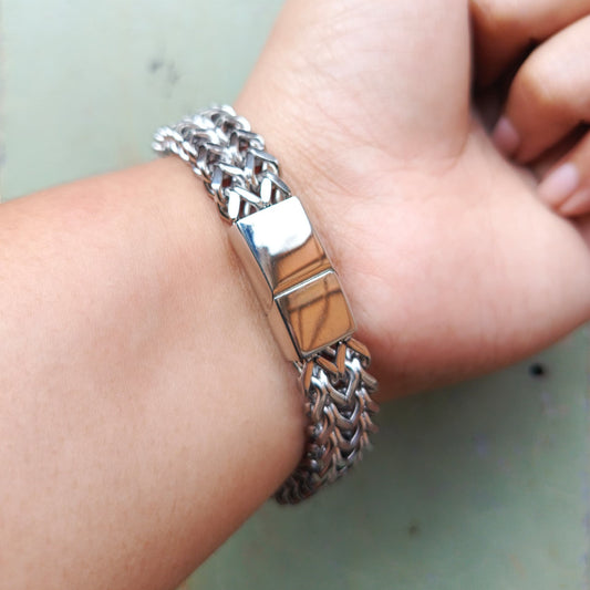 PULSERA TRENZADA PLATEADA