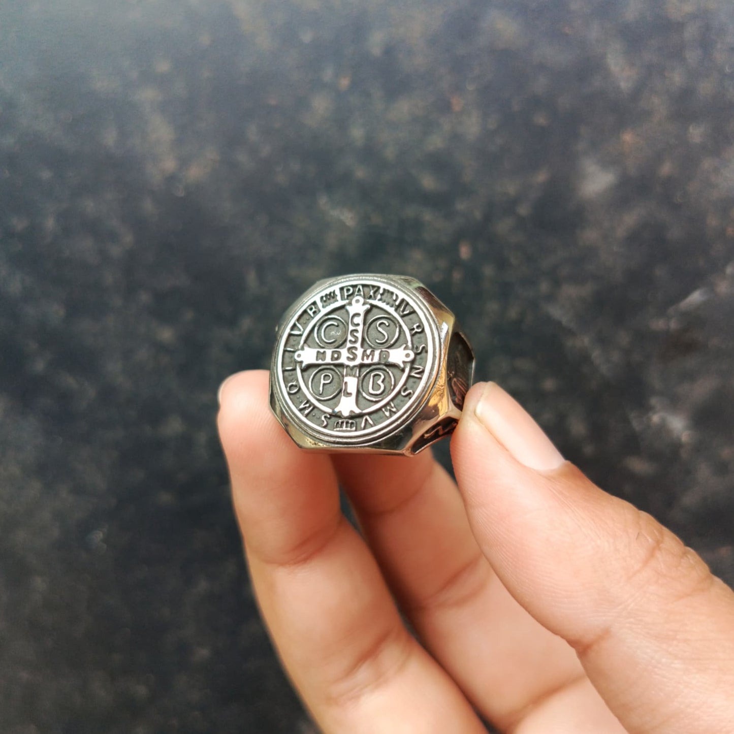 ANILLO SAN BENITO CUADRADO (CON DETALLES)