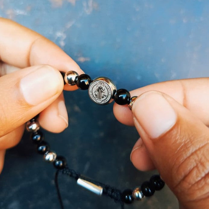 PULSERA SAN BENITO PLATEADA CON NEGRO