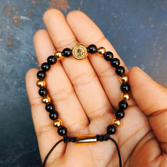 PULSERA SAN BENITO DORADO CON NEGRO