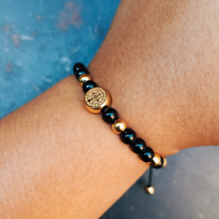PULSERA SAN BENITO DORADO CON NEGRO