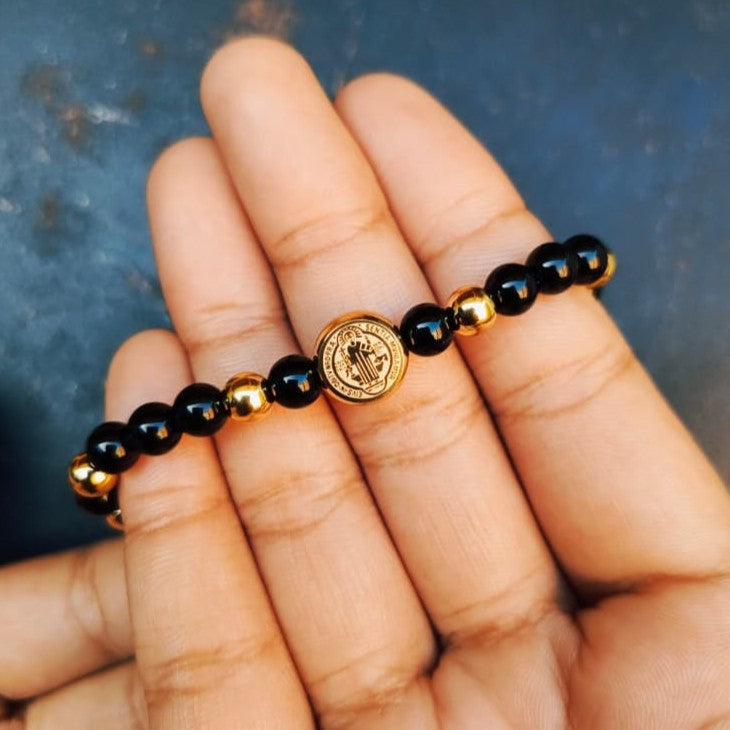 PULSERA SAN BENITO DORADO CON NEGRO