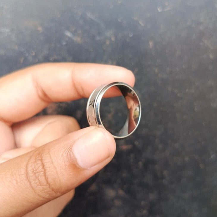 ANILLO ROMANO PLATEADO GRUESO