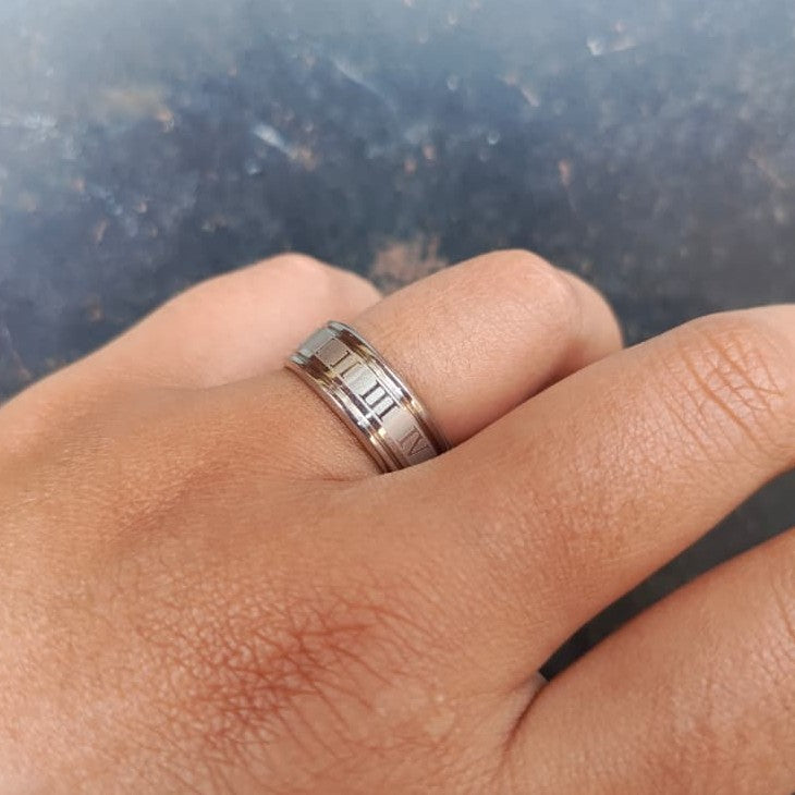 ANILLO ROMANO PLATEADO GRUESO