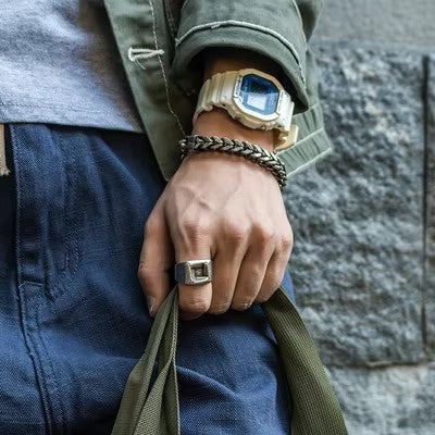 ANILLO CUADRADO ENVEJECIDO