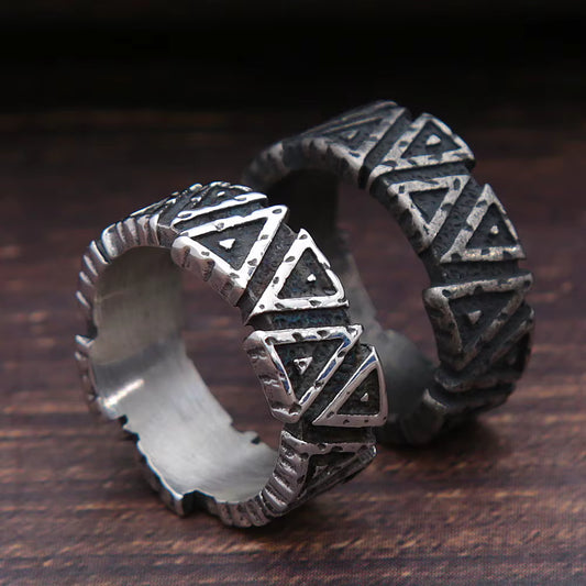 ANILLO LISO TRIANGULO VIKINGO