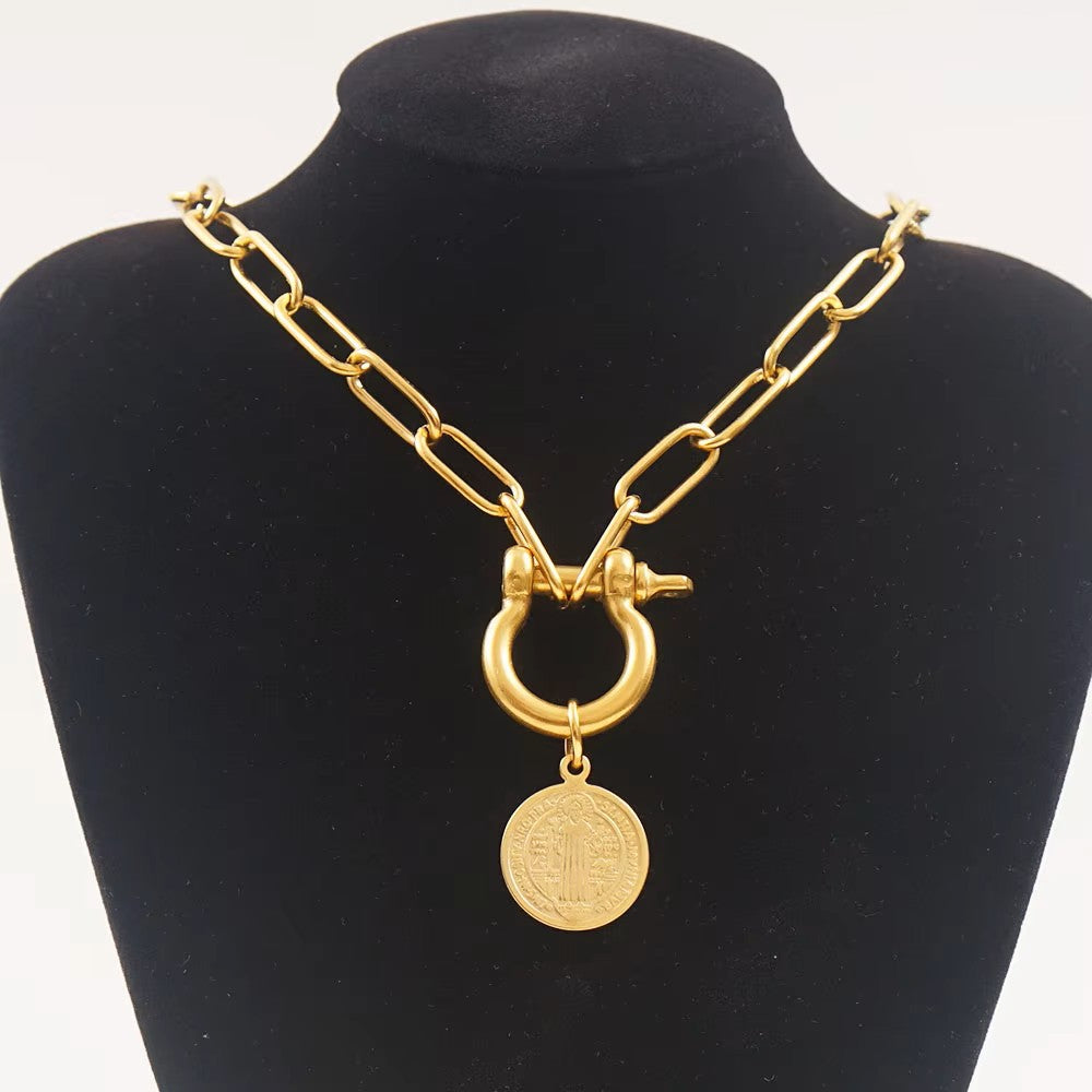 COLLAR CON MEDALLA SAN BENITO 4