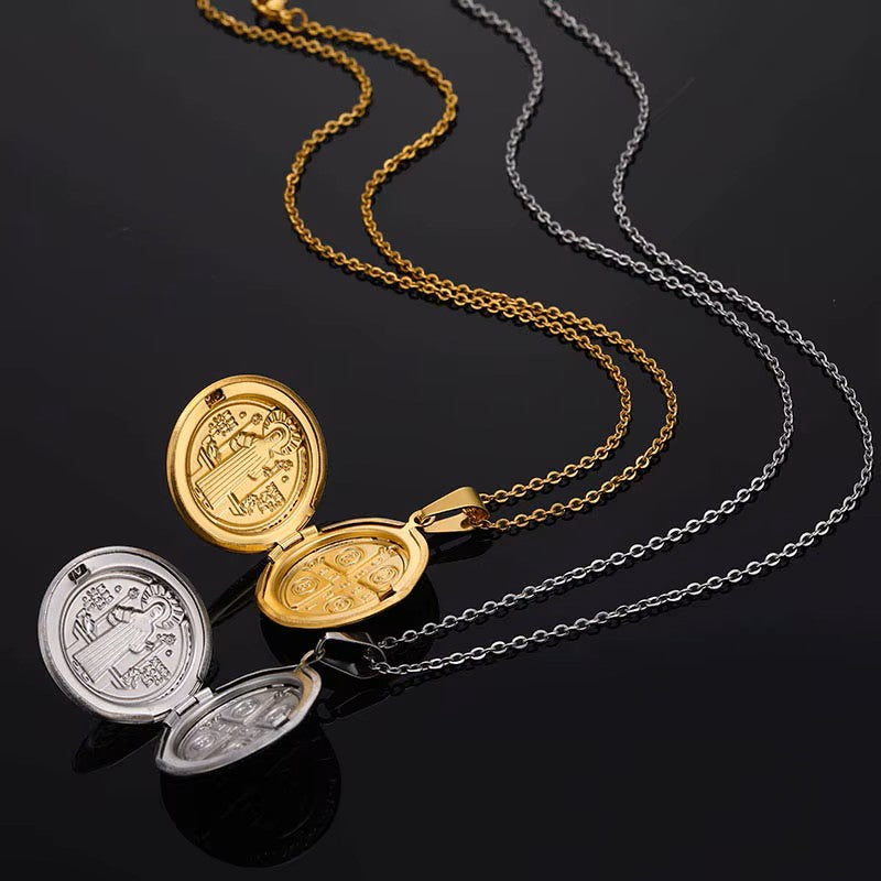 COLLAR CON MEDALLA SAN BENITO 3