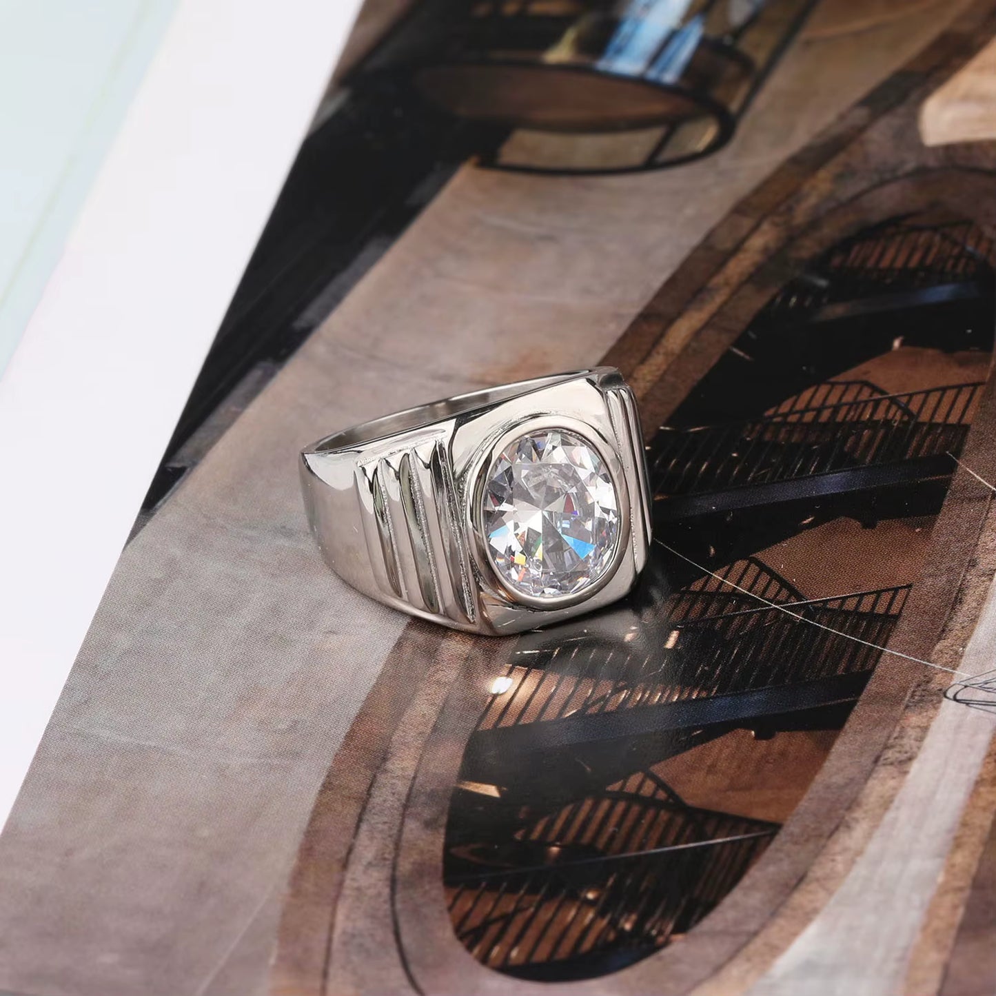 ANILLO OVALADO PIEDRA