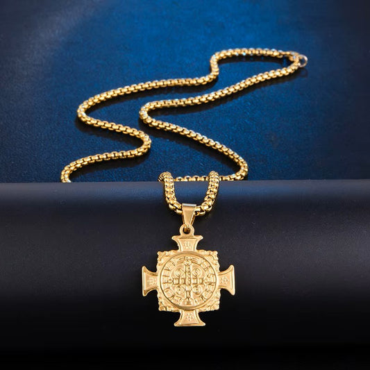 COLLAR CON MEDALLA SAN BENITO 5