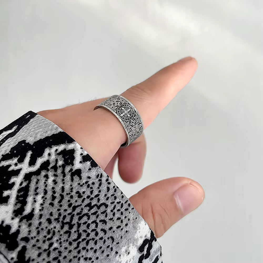 ANILLO SAN BENITO LISO PLATEADO