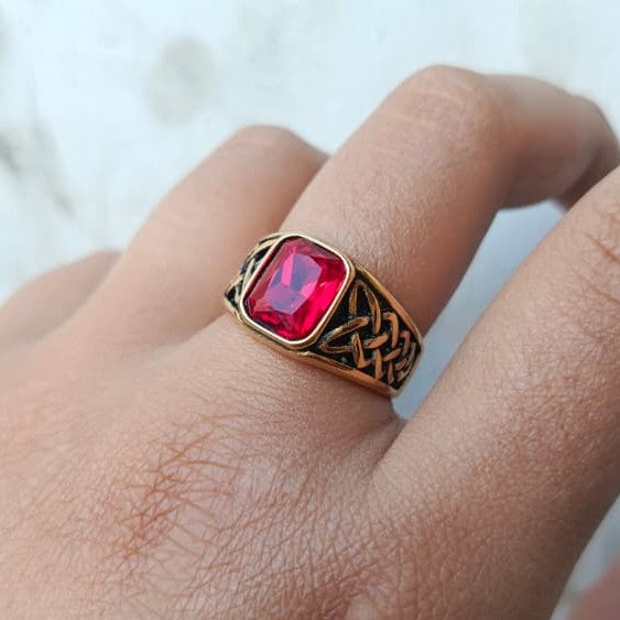 ANILLO VIKINGO CON PIEDRA ROJA
