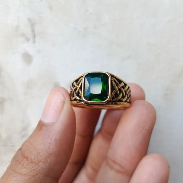 ANILLO VIKINGO CON PIEDRA VERDE