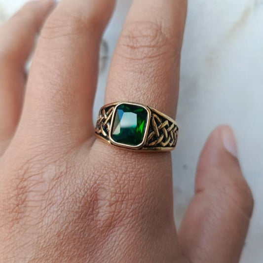 ANILLO VIKINGO CON PIEDRA VERDE