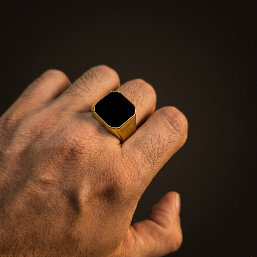 ANILLO DORADO CON NEGRO